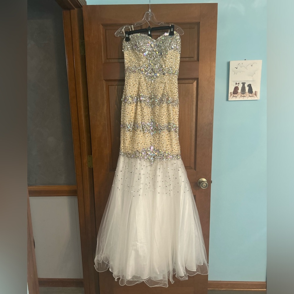 Royal Queen formal gown. Size 8, white and nude NWT